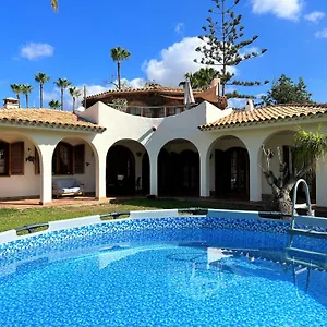 https://villa-finca-ingala.tenerifehoteles.net